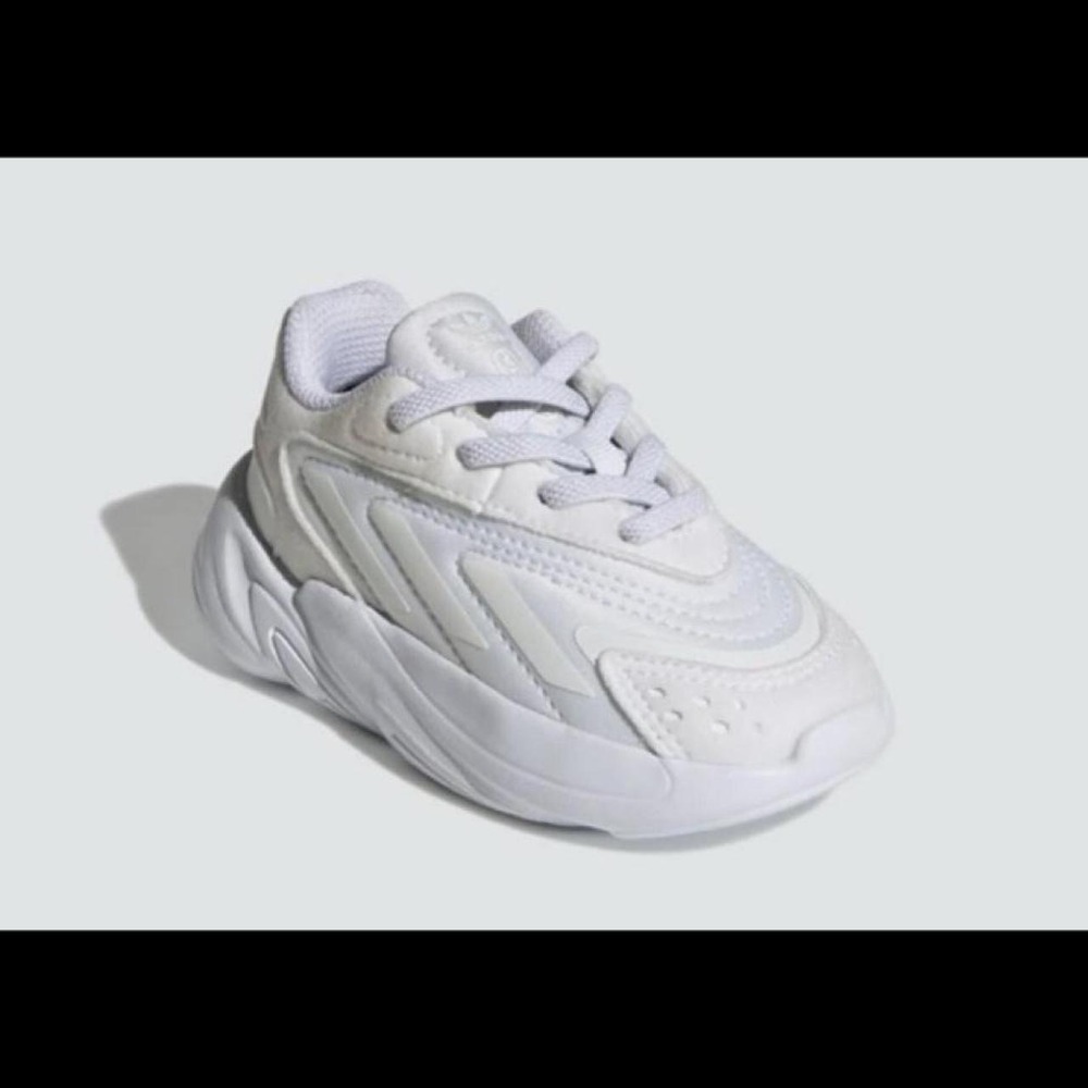 Adidas white baby sneakers trainers. Size 6K NWT